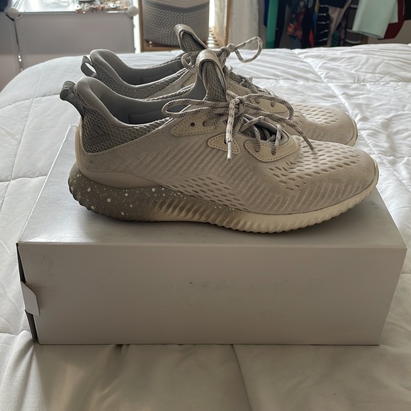 Alphabounce 1 Reigning Champ - Picture 4 of 5